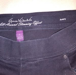 Gloria Vanderbilt Avery skinny jeans